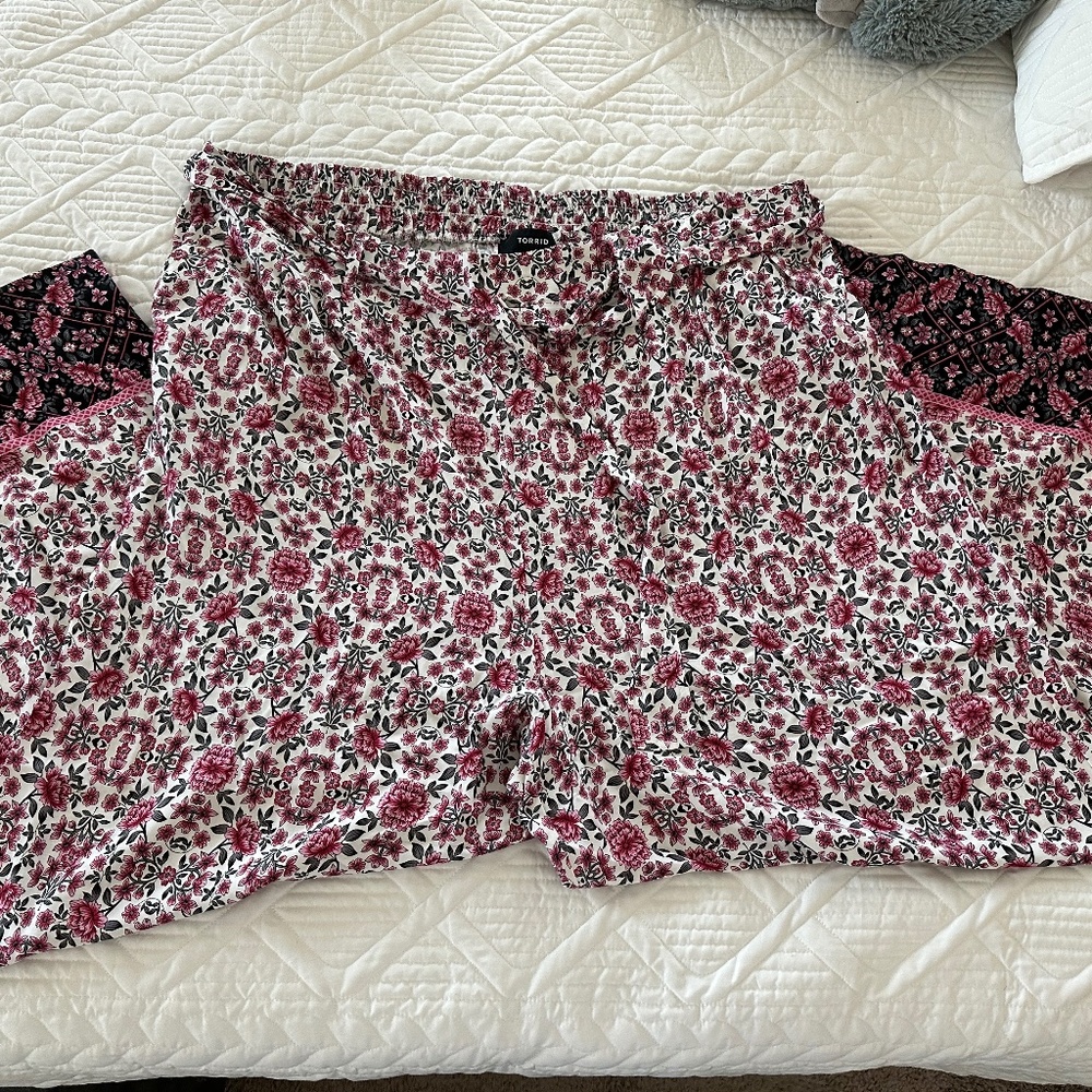 Torrid Floral Flow Pants
